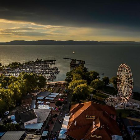 Berbe Apartman Balatonlelle Extérieur photo