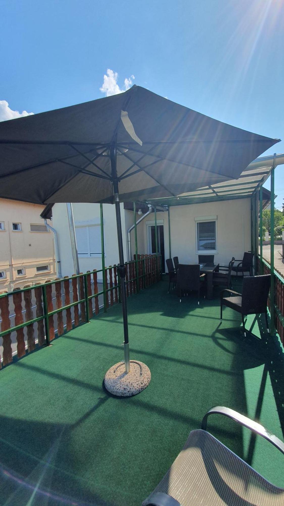 Berbe Apartman Balatonlelle Extérieur photo