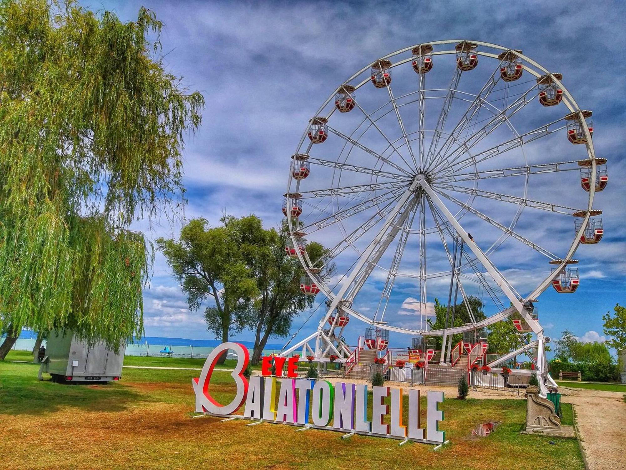 Berbe Apartman Balatonlelle Extérieur photo